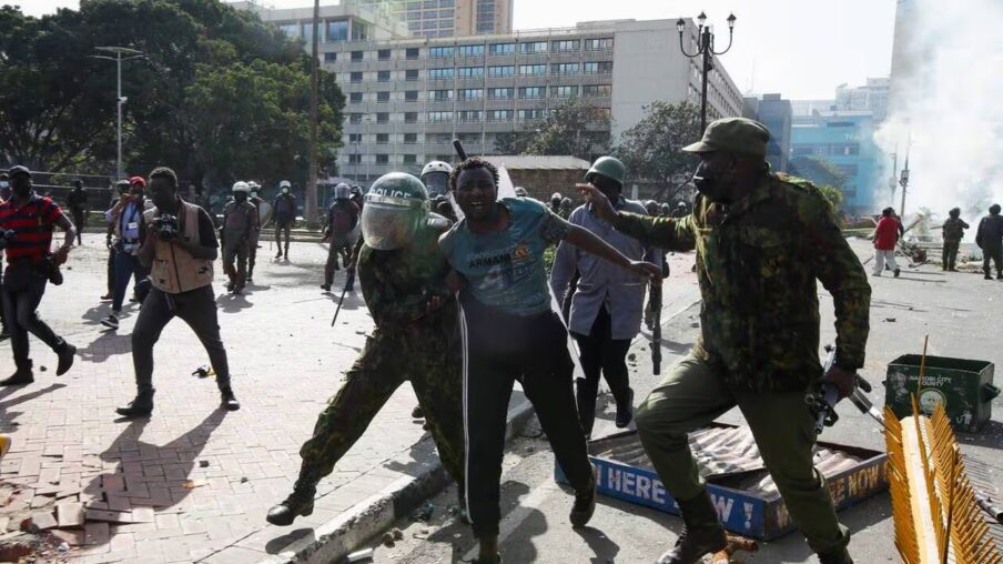 Kenya : la police tire à balles réelles sur des réfugiés à Kakuma